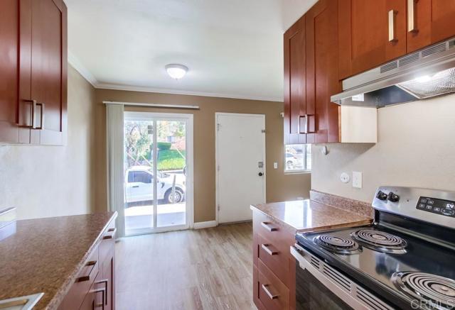 Home for Sale in Lakeside