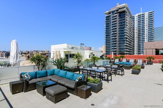 1431 Pacific Hwy, San Diego CA: https://media.crmls.org/mediaz/e61991ff-53e4-49a6-b597-17c6ef33dba2.jpg