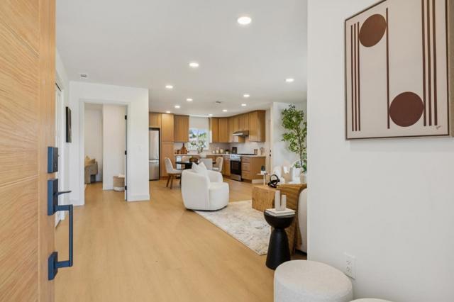 5 Olive Court, San Mateo CA: https://media.crmls.org/mediaz/e61ab240-0b67-4a51-acde-8befe4a02bb3.jpg