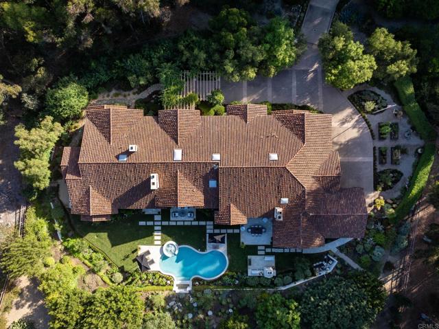 15807 Puerta Del Sol, Rancho Santa Fe CA: https://media.crmls.org/mediaz/e61afb47-3124-428a-9a0e-7cc16dc0aaad.jpg