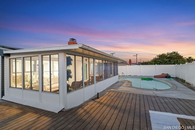 3424 Lockwood DR, San Diego CA: https://media.crmls.org/mediaz/e61b61b0-929c-41ef-865c-42848b2ec809.jpg