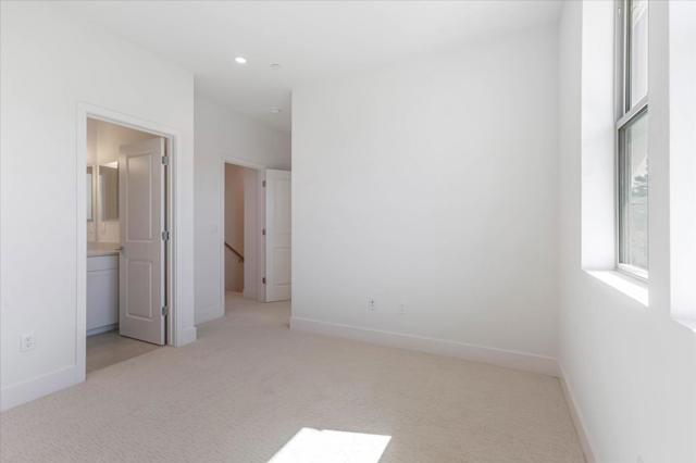 212 Oak Circle, Walnut Creek CA: https://media.crmls.org/mediaz/e61b8c6d-805d-4803-9474-15dd48e89f8a.jpg