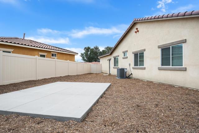 Detail Gallery Image 11 of 11 For 475 W Camellia Way, San Jacinto,  CA 92583 - 5 Beds | 2/1 Baths