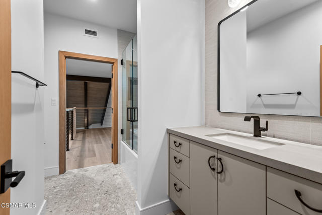 4199 Woodlane Court, Westlake Village CA: https://media.crmls.org/mediaz/e61c052a-70b4-42c2-a46f-5ea930cef981.jpg