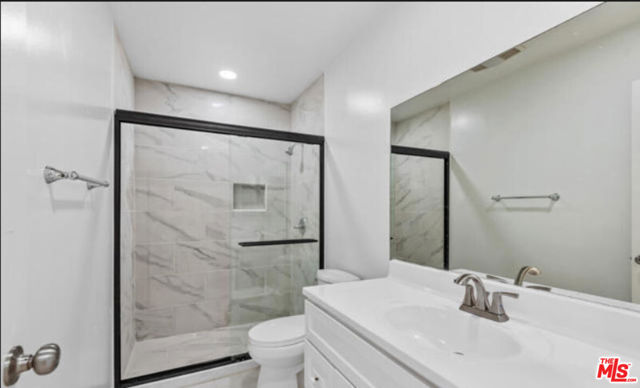 6798 Las Olas Way photo 9