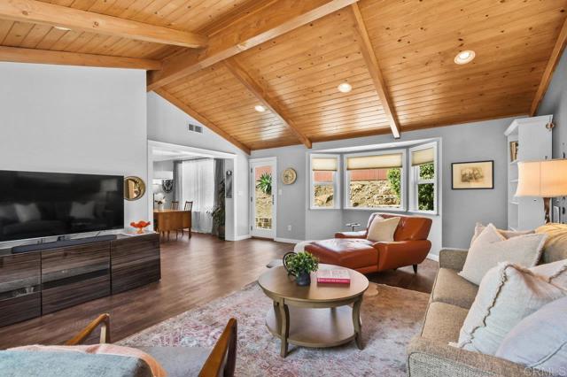 Detail Gallery Image 22 of 35 For 4331 Helix Canyon Dr, La Mesa,  CA 91941 - 3 Beds | 2 Baths