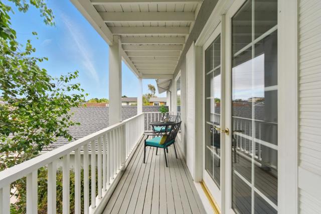 942 Constitution Drive, Foster City CA: https://media.crmls.org/mediaz/e61dfe03-9141-43b8-8bdf-13edb36fd209.jpg