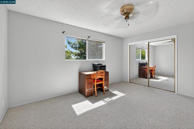 2173 Madrone Dr, Fairfield CA: https://media.crmls.org/mediaz/e61e82f1-039b-42d9-8293-dd0353ea9ea0.jpg