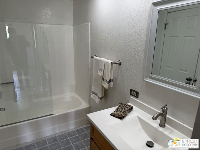 2700 Lawrence Crossley Road #55, Palm Springs, CA 92264
