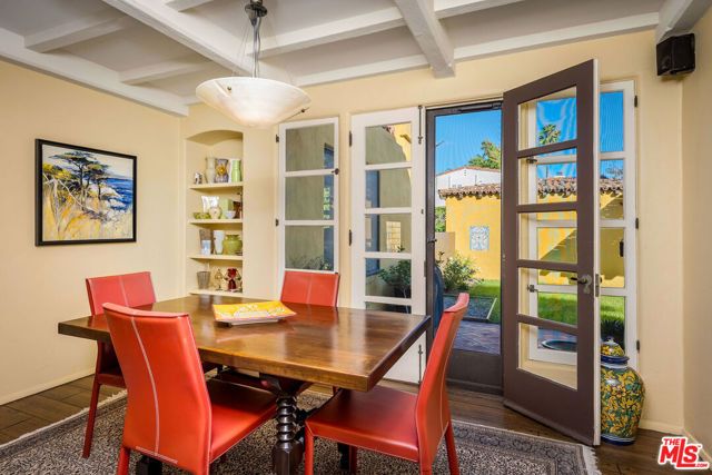 500 N Las Palmas Avenue, Los Angeles CA: https://media.crmls.org/mediaz/e6221fa5-22e8-4ccd-a8ad-d8269126ee60.jpg