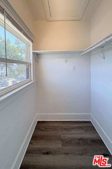 433 W 4TH Street, Long Beach CA: https://media.crmls.org/mediaz/e6222233-df9c-4578-8f55-4199784647e9.jpg