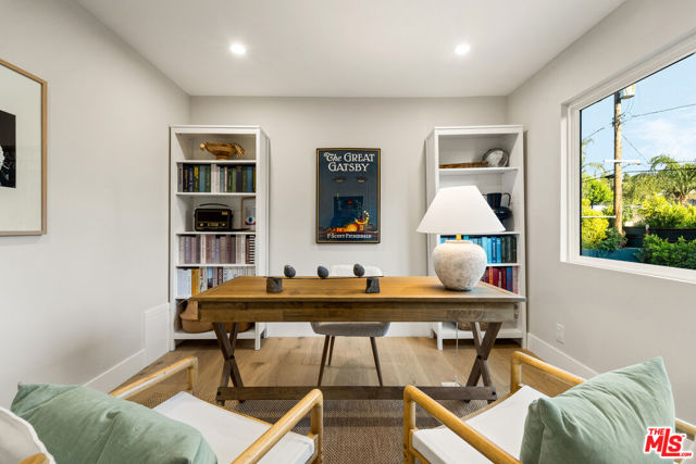 22824 Margarita Drive, Woodland Hills CA: https://media.crmls.org/mediaz/e6224b68-21c1-4a12-8702-2d8c559f44a8.jpg