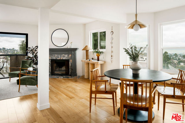 3375 Descanso Drive, Los Angeles CA: https://media.crmls.org/mediaz/e62350b9-7416-45da-9c1c-de43222f988d.jpg
