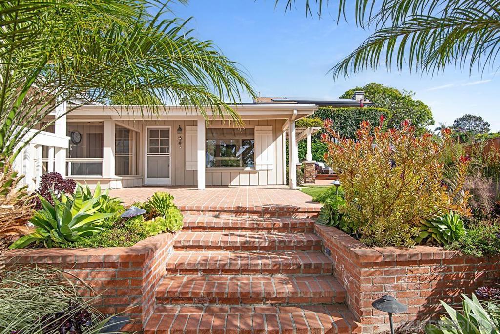 573 Amphitheatre Dr - photo 4