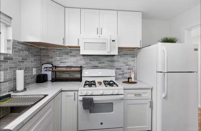 Detail Gallery Image 3 of 17 For 2307 Meade Ave, San Diego,  CA 92116 - 3 Beds | 2 Baths