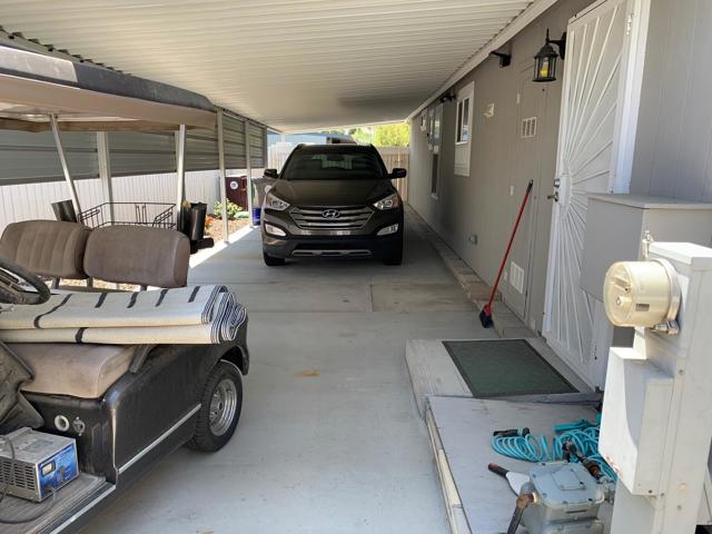 31 Paseo Laredo North, Cathedral City CA: https://media.crmls.org/mediaz/e623c3e7-f187-4de5-884f-4642287a3ced.jpg