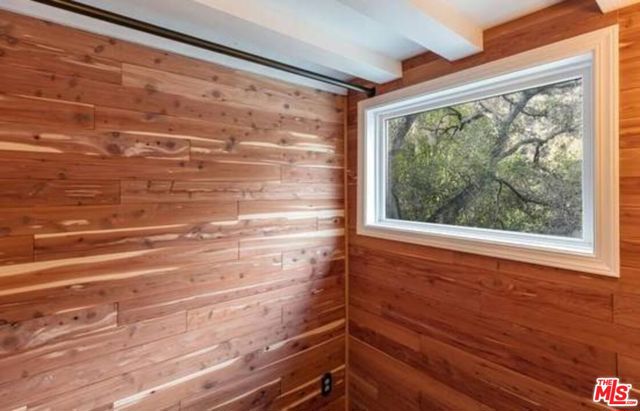 638 N Topanga Canyon Boulevard, Topanga CA: https://media.crmls.org/mediaz/e624ad2f-51d0-4d5b-abc0-b5a9766b632e.jpg