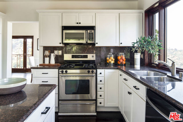 2125 Kew Drive, Los Angeles CA: https://media.crmls.org/mediaz/e624bb66-ccf8-4a97-becd-49b3a7c7c0e1.jpg