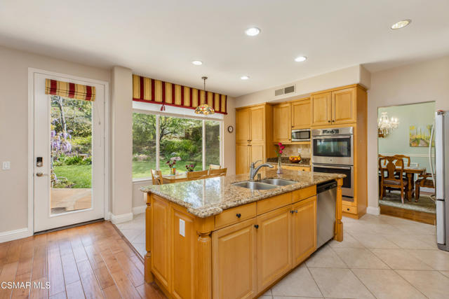 6285 Deerhill Road, Oak Park CA: https://media.crmls.org/mediaz/e6251648-c911-4bae-9f9f-349105937336.jpg