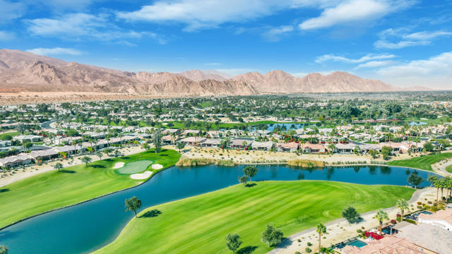 81800 Eagle Claw Drive, La Quinta CA: https://media.crmls.org/mediaz/e6255dbe-e85a-4c10-8b7b-b1240b640433.jpg