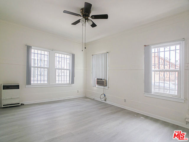 336 S Wilton Place, Los Angeles CA: https://media.crmls.org/mediaz/e625ba4f-557d-4468-a48f-41b370ab3de6.jpg