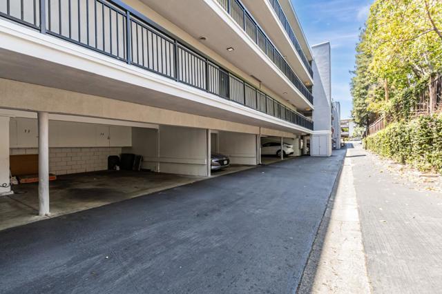 181 Del Medio Avenue, Mountain View CA: https://media.crmls.org/mediaz/e6269895-c7c1-4ed1-a87a-6e061508bc23.jpg