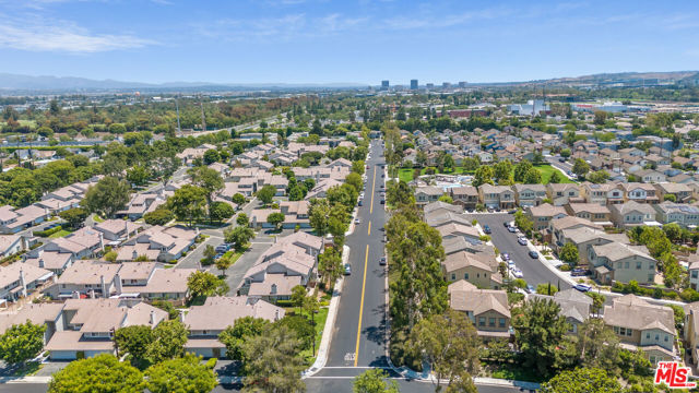 46 Eagle, Irvine CA: https://media.crmls.org/mediaz/e6272db8-deb1-45f1-9a6b-1a8fd65a0764.jpg