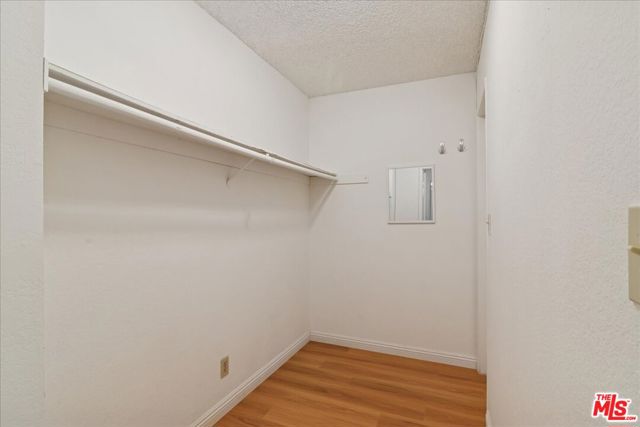 1050 S Garfield Avenue, Monterey Park CA: https://media.crmls.org/mediaz/e627ff83-d98c-4376-b71a-8398a96b946b.jpg