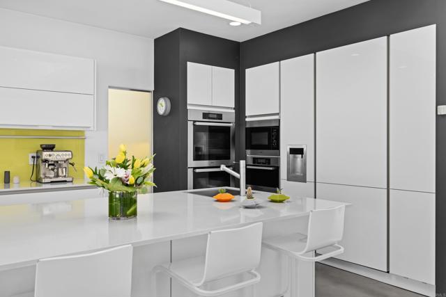 6672 Avenida Andorra, La Jolla CA: https://media.crmls.org/mediaz/e62809a8-7a90-4bbb-9dc1-30ba3efaee06.jpg