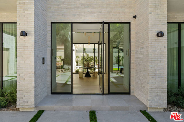 10950 Verano Road, Los Angeles CA: https://media.crmls.org/mediaz/e628c7be-e1f7-433e-84d2-5203822cb4f0.jpg
