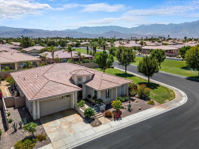 62 Via Del Pienza, Rancho Mirage CA: https://media.crmls.org/mediaz/e6295dd4-f210-4af8-9a79-e1cd11f03d91.jpg