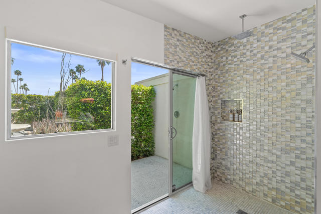 1115 Pasatiempo Road, Palm Springs CA: https://media.crmls.org/mediaz/e629dc24-79ea-4af8-8b96-75d77d415fcf.jpg