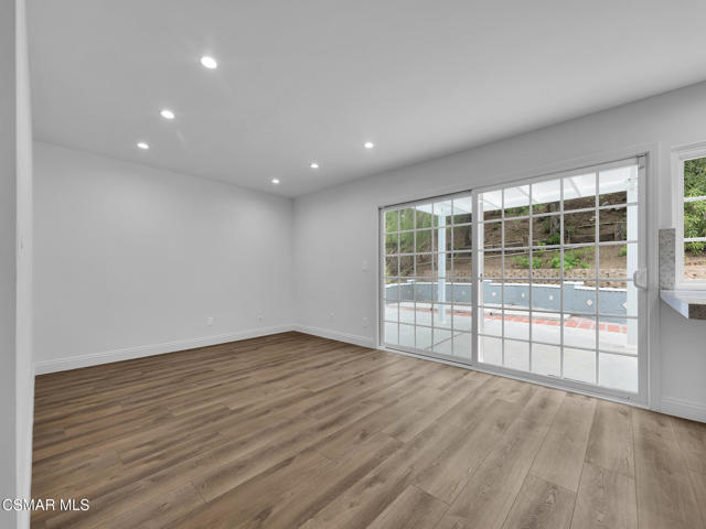 3950 United Road, Agoura Hills CA: https://media.crmls.org/mediaz/e629eb24-a6ef-4123-834d-6cc89de1eb35.jpg