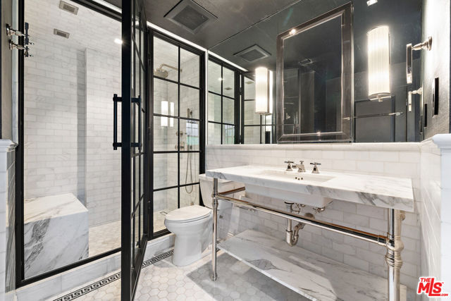 1147 Centinela Avenue, Santa Monica CA: https://media.crmls.org/mediaz/e62a5ee5-ccb8-4938-a751-e6d3f704e513.jpg