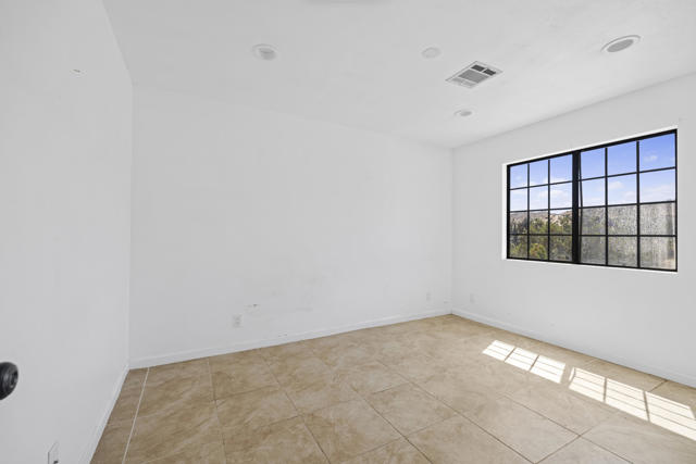 55710 Free Gold Dr Drive, Yucca Valley CA: https://media.crmls.org/mediaz/e62ad265-0968-448f-aa4b-89efd4d4fef4.jpg