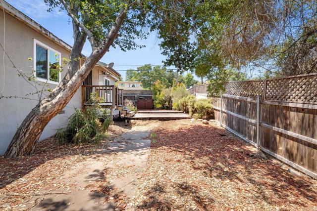 406 26 S Grape St, Escondido CA: https://media.crmls.org/mediaz/e62aee54-e95b-470a-bd04-ef197361f2be.jpg