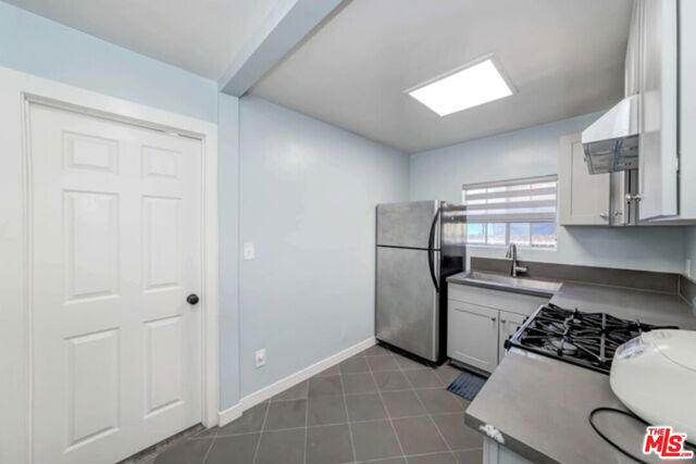 1726 W 37th Place, Los Angeles CA: https://media.crmls.org/mediaz/e62b13f8-4993-4db8-ba2a-d82d9fae1023.jpg
