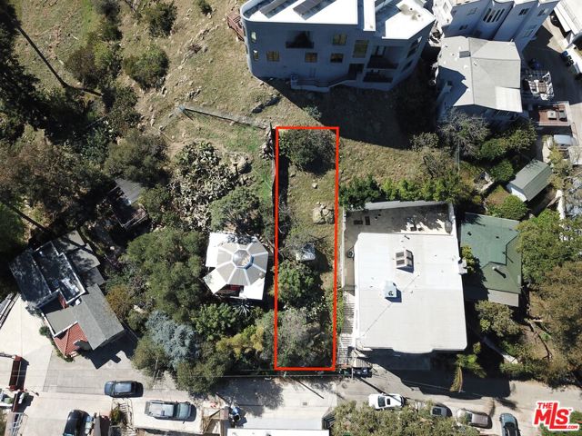 2925 N Park Center Drive, Los Angeles CA: https://media.crmls.org/mediaz/e62b374d-65dc-4e24-a80d-8d404aadba34.jpg