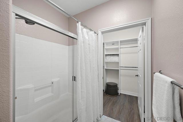 4165 Executive Dr, La Jolla CA: https://media.crmls.org/mediaz/e62bb5ab-fc7e-4606-b5a9-7075b91cccfc.jpg