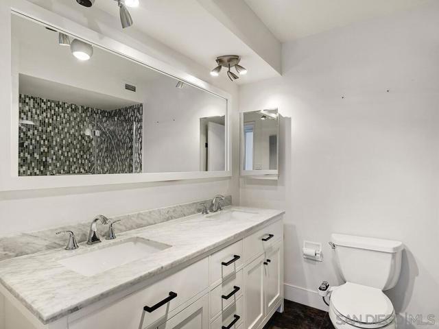 1760 Avenida del Mundo, Coronado CA: https://media.crmls.org/mediaz/e62bbce1-5569-41f5-9db3-4ace33ecd072.jpg