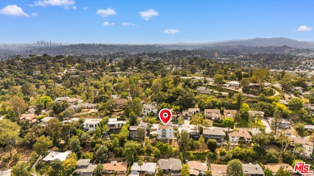 334 Anita Drive, Pasadena CA: https://media.crmls.org/mediaz/e62bfe7d-a797-4eca-93d6-fad3008f5d6d.jpg