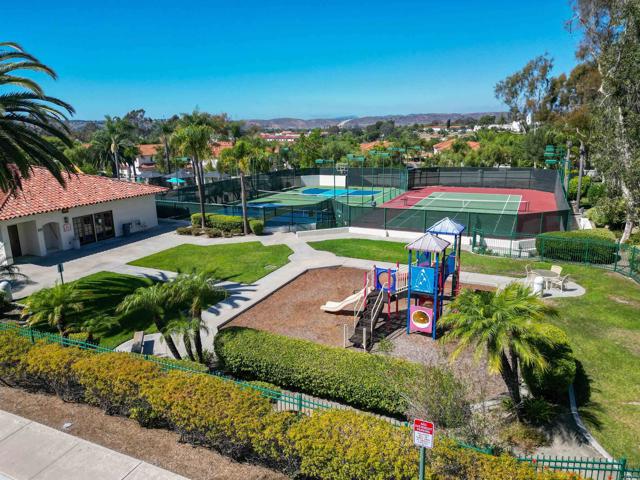 190 Bautista Court, Oceanside CA: https://media.crmls.org/mediaz/e62c4212-4396-4009-b373-dd40c47cd7d8.jpg