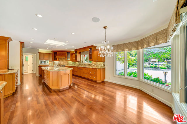 1100 Rodeo Road, Arcadia CA: https://media.crmls.org/mediaz/e62cc37e-53f6-4fd1-ba66-fc3d82c24e96.jpg