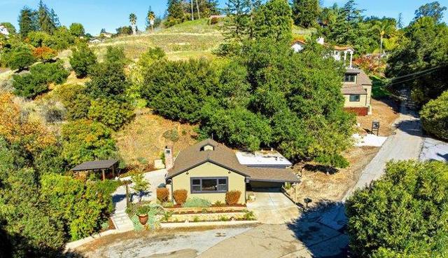 11265 Canyon Drive, San Jose CA: https://media.crmls.org/mediaz/e62ccd55-ae03-4b31-8f82-eb109cf0bb7c.jpg