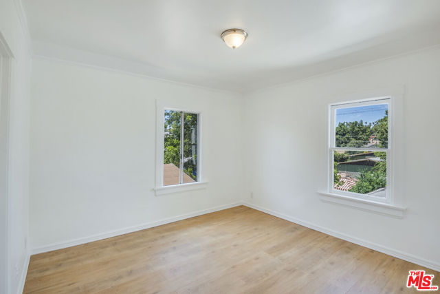 1827 W 24th Street, Los Angeles CA: https://media.crmls.org/mediaz/e62da945-c906-4bc9-9723-8cad9556e4f0.jpg