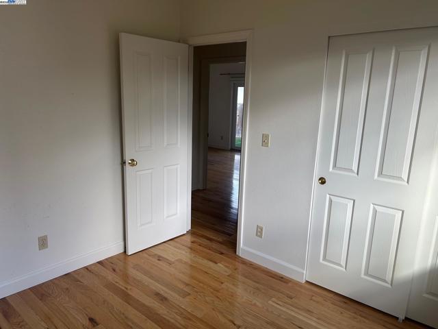 426 Piper St, Healdsburg CA: https://media.crmls.org/mediaz/e62dbb84-83fa-49b8-9b2d-e7b06d1d414b.jpg