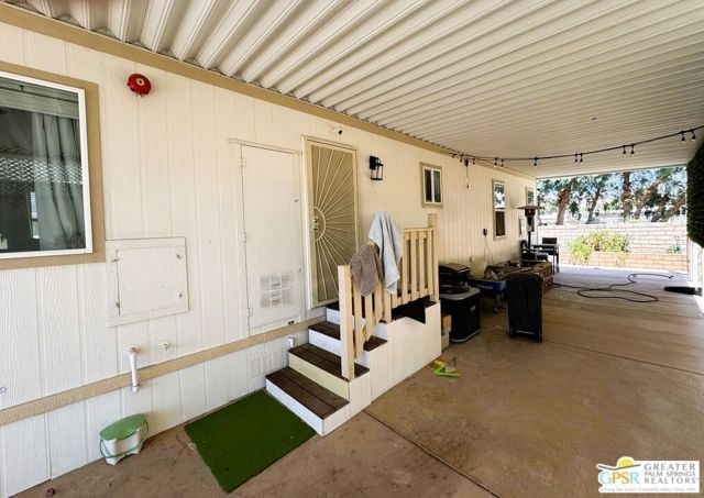 17640 Corkill Road, Desert Hot Springs CA: https://media.crmls.org/mediaz/e62dd87a-372f-455b-9494-0c3ba988c713.jpg