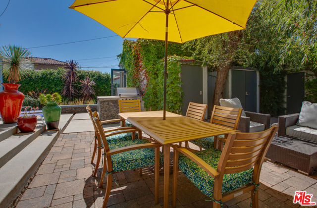 449 Westbourne Drive, West Hollywood CA: https://media.crmls.org/mediaz/e62e0382-acdf-43db-ae04-a54069b48f65.jpg