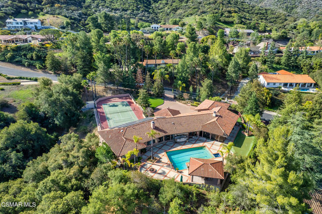 11 Inverness Road, Thousand Oaks CA: https://media.crmls.org/mediaz/e62e1c9c-893e-40cb-993a-2f4121f61293.jpg