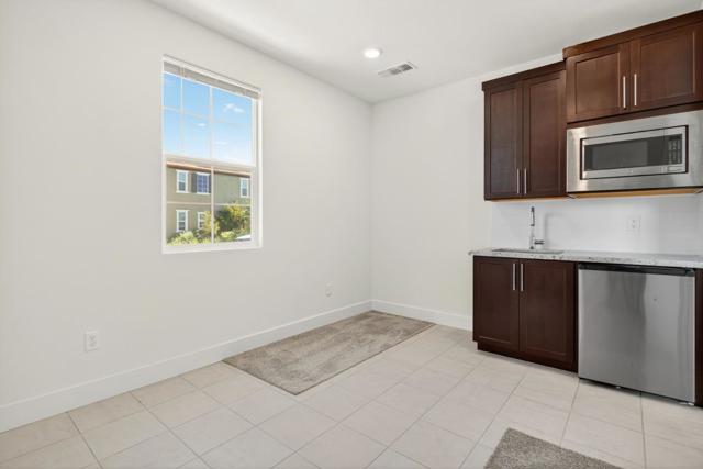 6640 Silverleaf Court, Tracy CA: https://media.crmls.org/mediaz/e62e234d-3c54-4b90-993f-2bac2cd9e45a.jpg